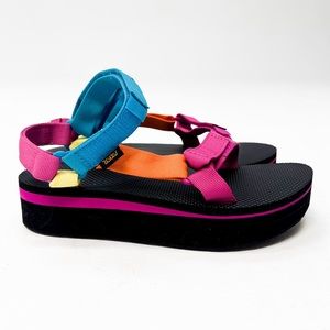 ☀️Teva Flatform Universal Retro Multi Sandal☀️